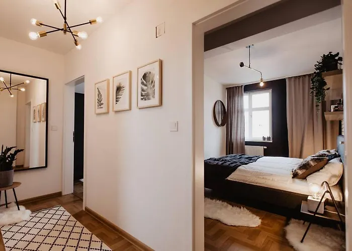 Loft With Balcony In Centre *