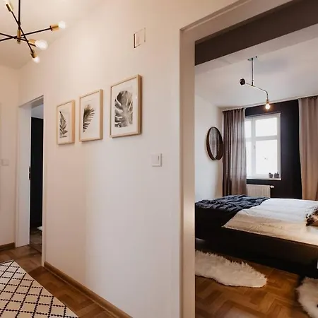 Loft With Balcony In Centre *
