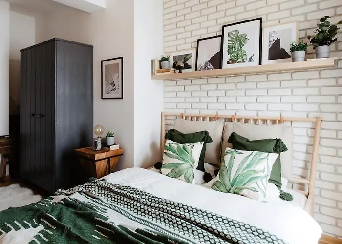 Loft With Balcony In Centre