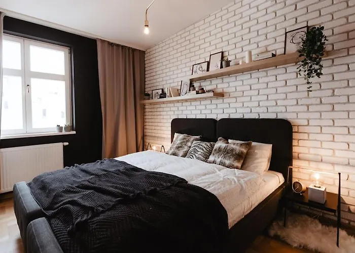 Loft With Balcony In Centre *